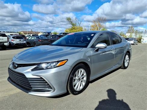 Certified 2023 Toyota Camry LE image 3