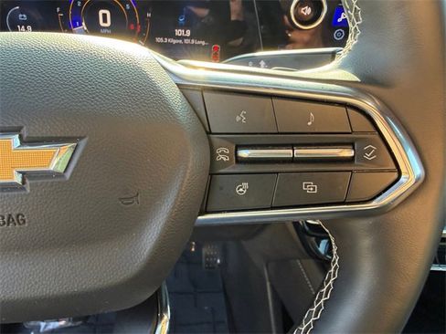 Used 2025 Chevrolet Traverse LT image 17