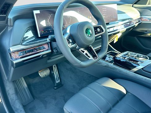 New 2026 BMW 760i xDrive w/ Executive Package image 7