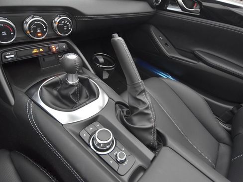 New 2026 MAZDA MX-5 Miata RF Grand Touring w/ Appearance Package RWD image 33
