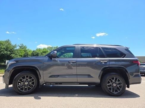 Used 2024 Toyota Sequoia Platinum AWD/4WD image 23