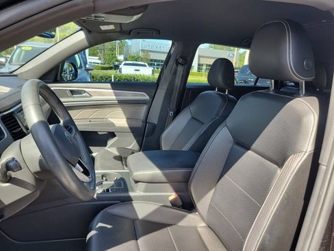 Used 2022 Volkswagen Atlas Cross Sport SE FWD image 21