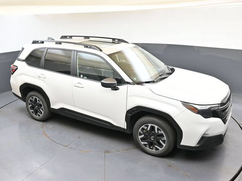 Used 2025 Subaru Forester Premium AWD/4WD image 42