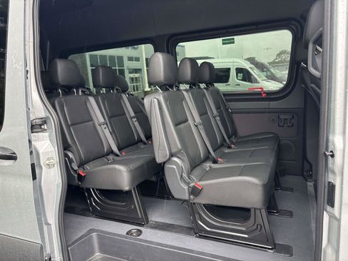 Used 2024 Mercedes-Benz Sprinter 2500 image 9