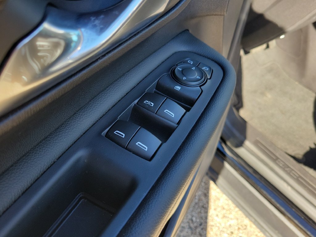 Used 2024 GMC Terrain SLE w/ Driver Convenience Package FWD image 20