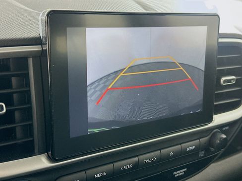 Used 2025 Hyundai Venue SEL FWD image 22