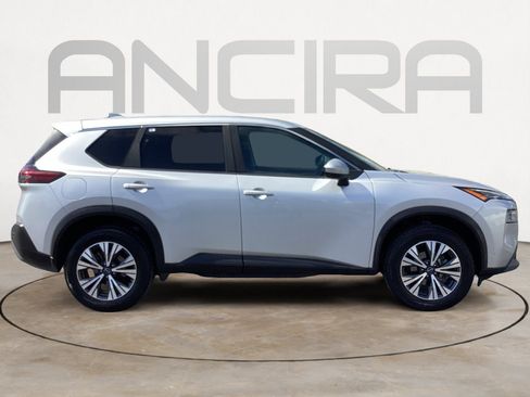 Used 2023 Nissan Rogue SV image 15