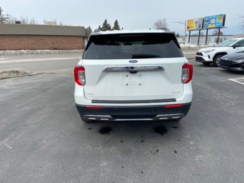 Used 2022 Ford Explorer XLT w/ Equipment Group 202A AWD/4WD image 4
