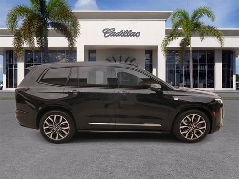 Certified 2024 Cadillac XT6 Sport w/ Platinum Package image 16