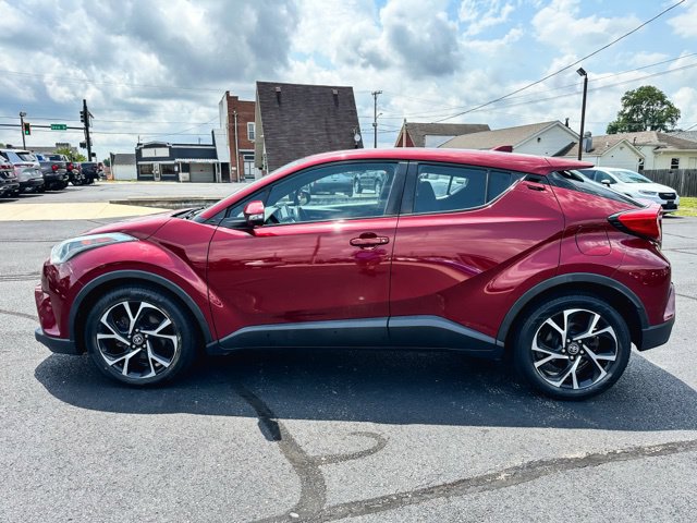 Used 2018 Toyota C-HR XLE FWD image 4