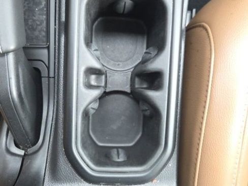 Used 2023 Jeep Wrangler Sahara w/ Cold Weather Group image 40