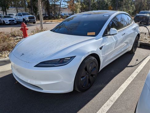 Used 2025 Tesla Model 3 Long Range image 5