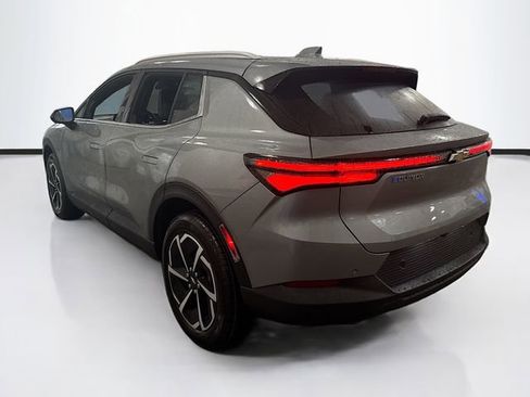 New 2026 Chevrolet Equinox EV LT image 8