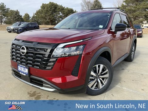 New 2026 Nissan Pathfinder SL image 1