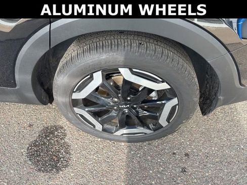 Used 2025 Kia Telluride EX image 8