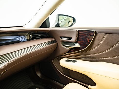 Used 2018 Lexus LS 500 AWD w/ Interior Upgrade Package image 41