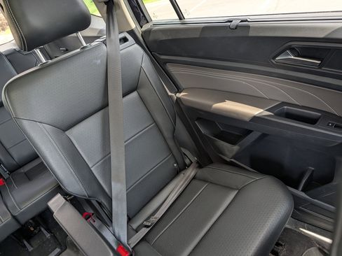 Used 2021 Volkswagen Atlas SE w/ Panoramic Sunroof Package AWD/4WD image 14