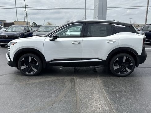 New 2026 Nissan Kicks SR w/ SR Premium Package AWD/4WD image 4
