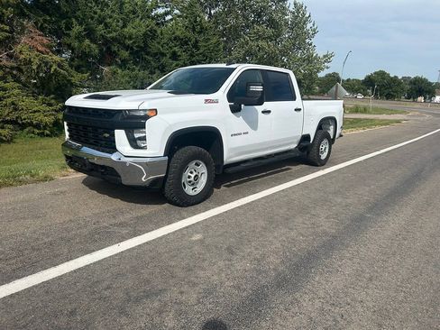 Used 2023 Chevrolet Silverado 2500 W/T w/ WT Convenience Package AWD/4WD image 2