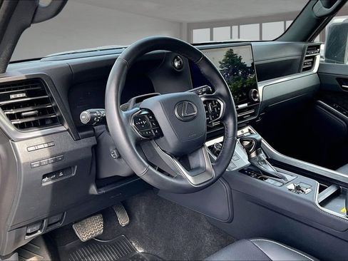 Used 2025 Lexus GX 550 w/ Accessory Package (2T) AWD/4WD image 14