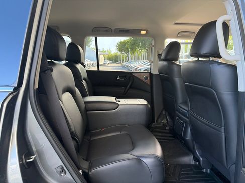 Used 2024 Nissan Armada SL w/ Captain's Chairs Package AWD/4WD image 12
