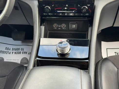 Used 2023 Jeep Grand Cherokee L Laredo AWD/4WD image 15