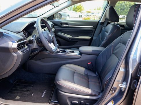New 2026 Nissan Altima 2.5 SR w/ SR Premium Package FWD image 7