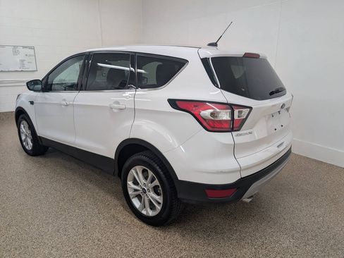 Used 2017 Ford Escape SE AWD/4WD image 3