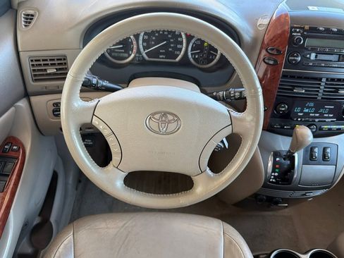 Used 2004 Toyota Sienna XLE AWD/4WD image 14
