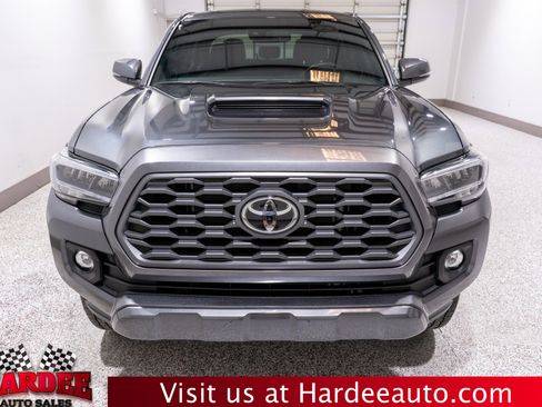 Used 2023 Toyota Tacoma TRD Sport AWD/4WD image 7
