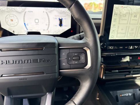 Used 2025 GMC Hummer EV 2X w/ LPO, Roof Cross Rail Package image 30