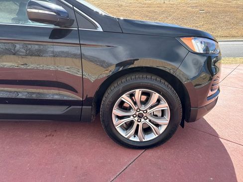 Certified 2024 Ford Edge Titanium AWD/4WD image 32