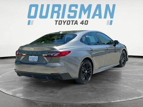 Used 2025 Toyota Camry SE FWD image 7