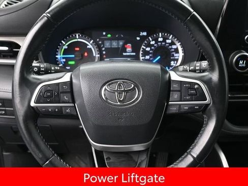 Used 2023 Toyota Highlander LE image 12
