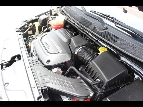 Used 2022 Chrysler Pacifica Touring-L FWD image 38