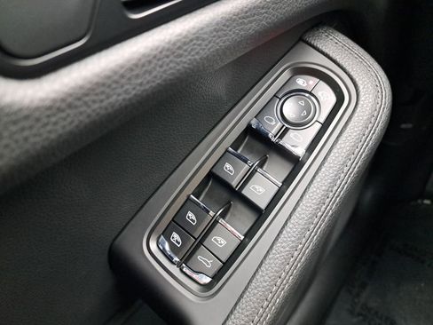 Used 2020 Porsche Macan image 25