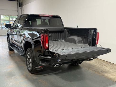 Used 2024 GMC Sierra 1500 AT4 w/ AT4 Preferred Package AWD/4WD image 4