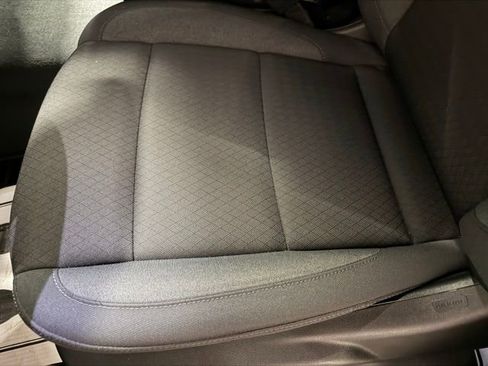 Used 2025 Chevrolet Silverado 1500 Custom image 17