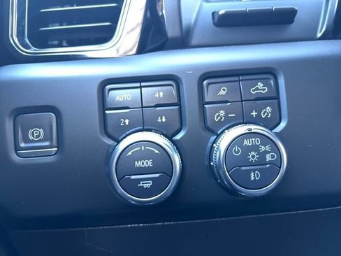 Used 2024 GMC Sierra 1500 AT4 w/ Technology Package image 17