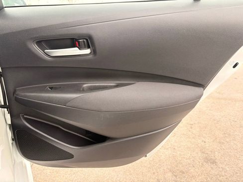 Used 2021 Toyota Corolla LE image 29