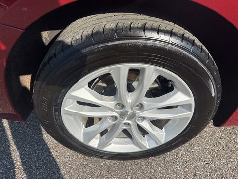 Used 2018 Chevrolet Malibu LT FWD image 14