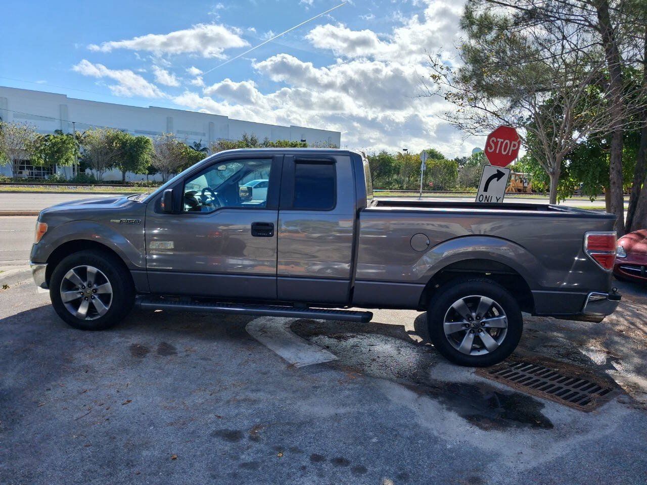 Used 2010 Ford F150 XLT RWD image 5