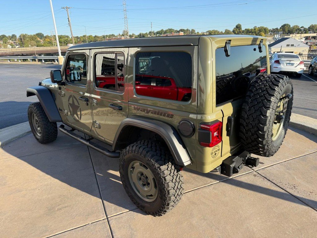 Used 2025 Jeep Wrangler Unlimited Sport AWD/4WD image 9