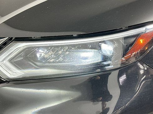 Used 2020 Nissan Rogue Sport SL w/ Premium Package FWD image 27