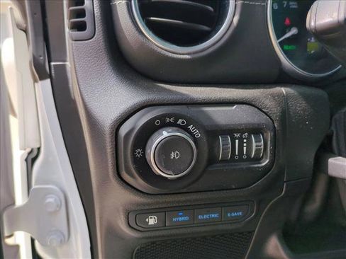 Used 2021 Jeep Wrangler Unlimited Sahara w/ Cold Weather Group AWD/4WD image 13