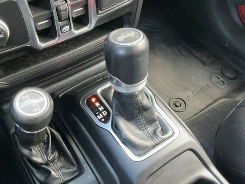 Used 2021 Jeep Wrangler Unlimited Sahara AWD/4WD image 14