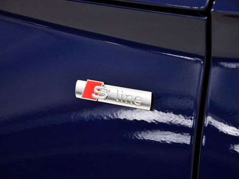 Certified 2025 Audi Q5 2.0T Premium Plus w/ Premium Plus Package image 11