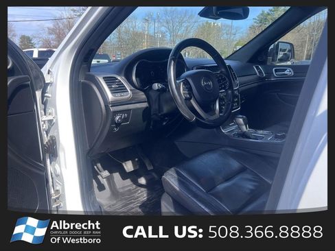 Used 2022 Jeep Grand Cherokee Limited w/ Trailer Tow Group IV AWD/4WD image 9