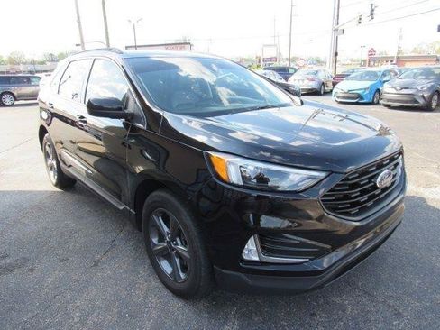 Used 2022 Ford Edge SEL w/ Sport Appearance Package image 2