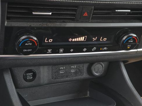 Used 2025 Nissan Rogue SV FWD image 24